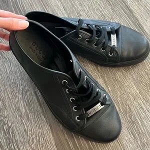 GUCCI PLAIN LEATHER SNEAKERS model 423301. All black. Size 8.5 GUCCI Re-Web $1150 Men main image 4